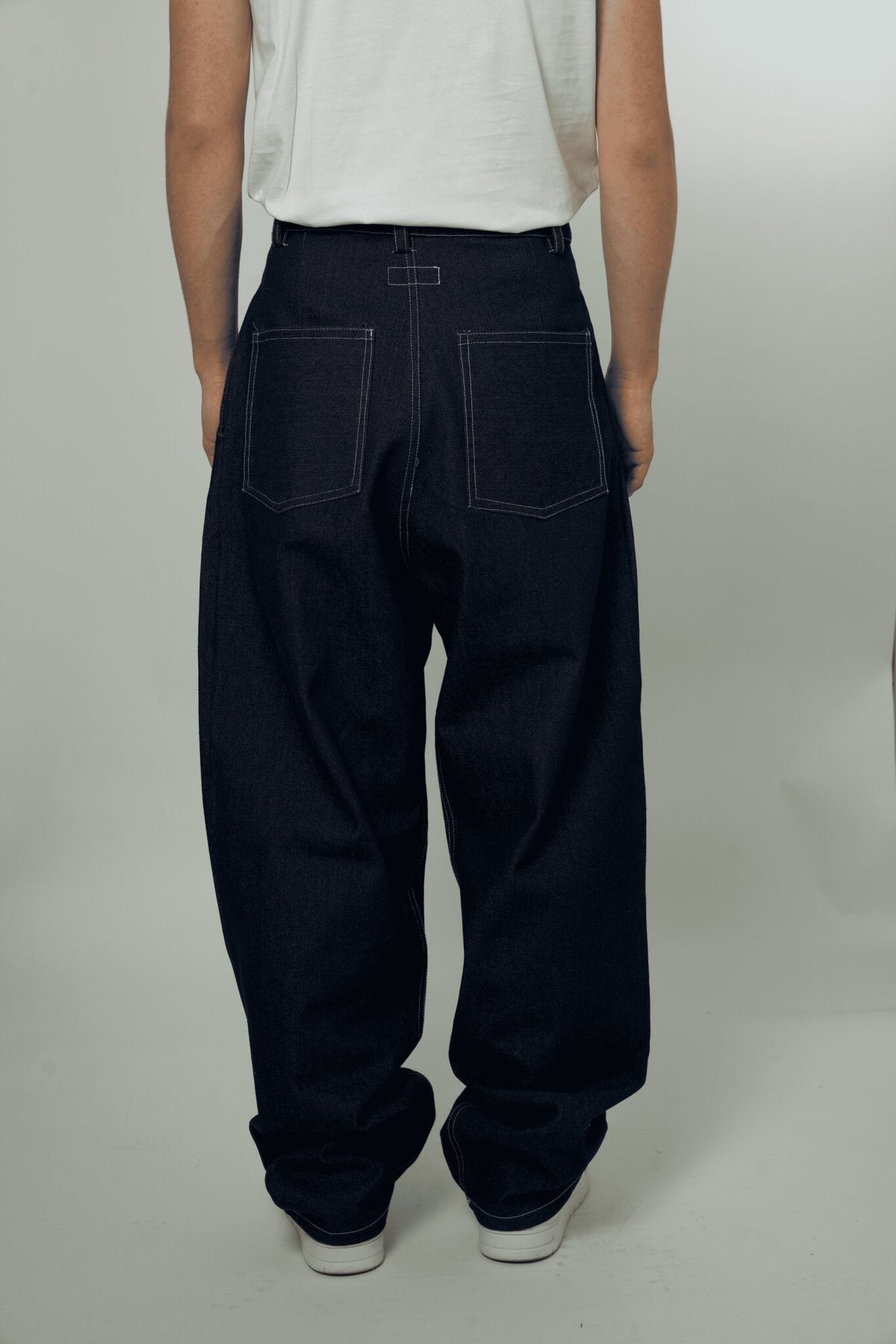 Pantalon en denim bleu foncé
