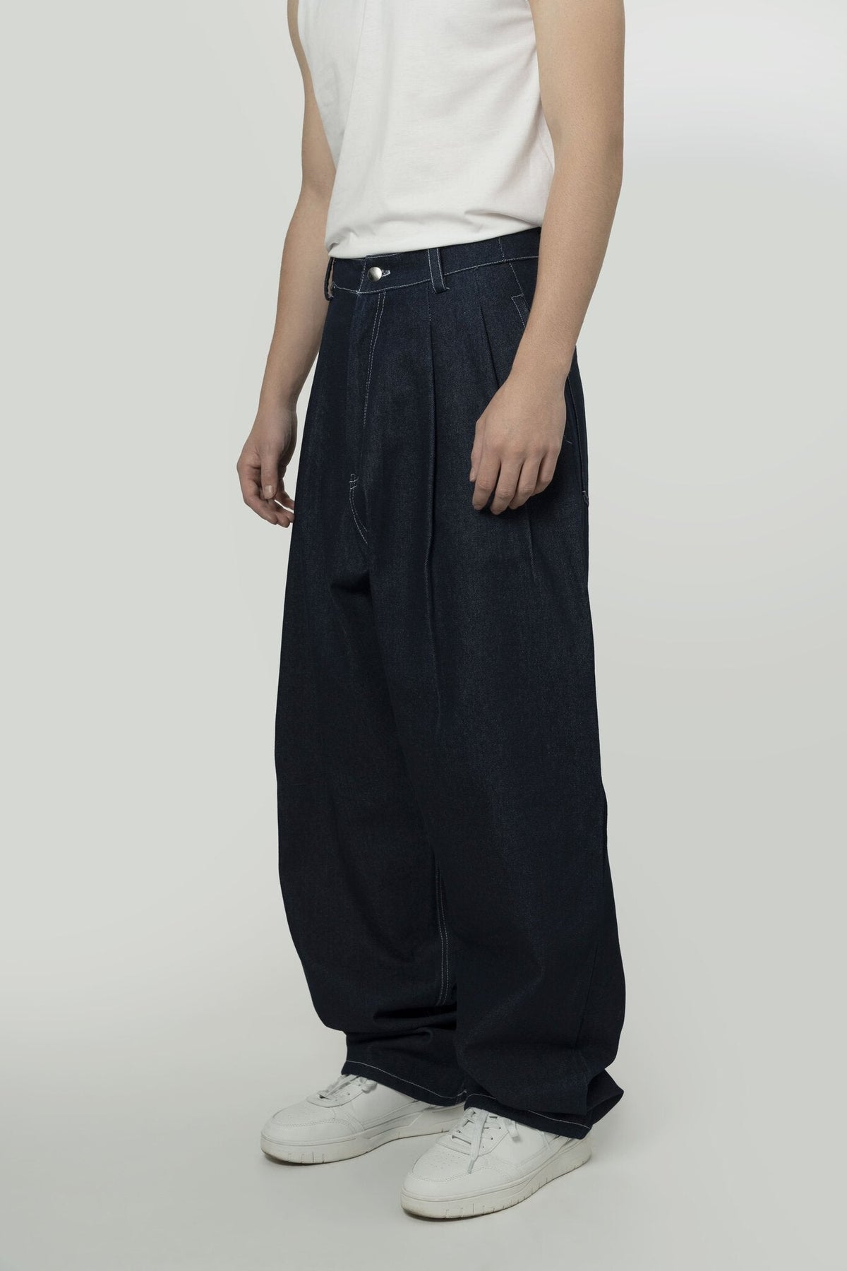 Pantalon en denim bleu foncé