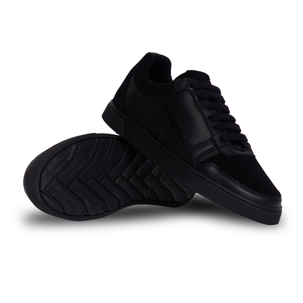 ota-on-the-asphalt-basket-sneaker-premium-sansaho-noir-pneu-recyclé-face