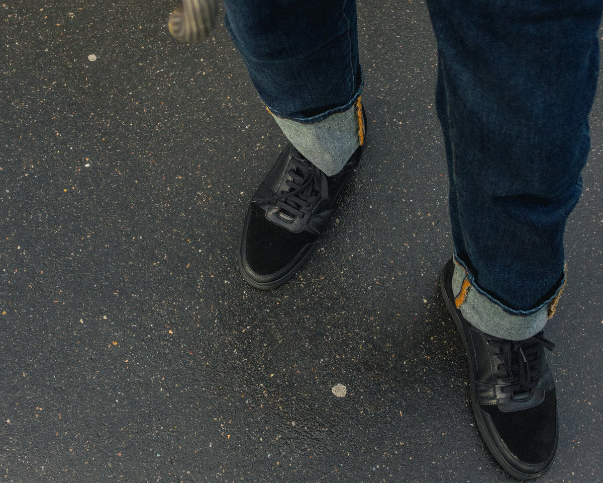 ota-on-the-asphalt-basket-sneaker-premium-sansaho-noir-pneu-recyclé-porté