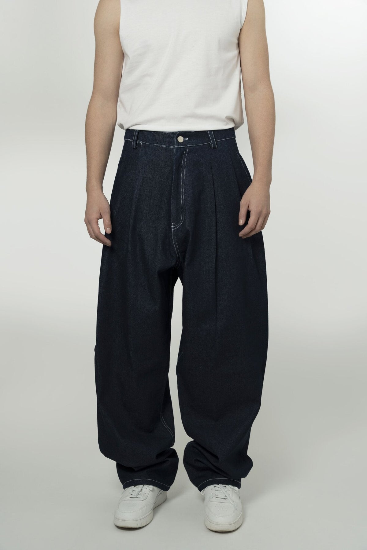 Pantalon en denim bleu foncé